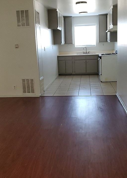 1st image of 11116 Berendo Ave APT 4