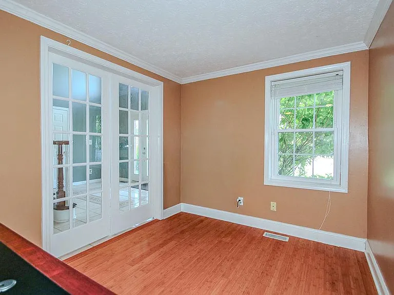 12433 Webster Rd — Photo 33