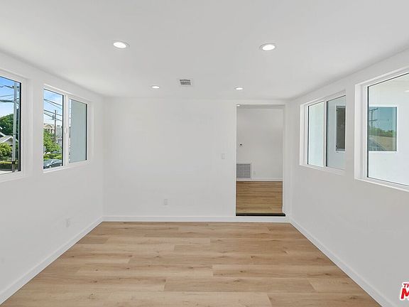 2nd image of 510 E Palmer Ave #510