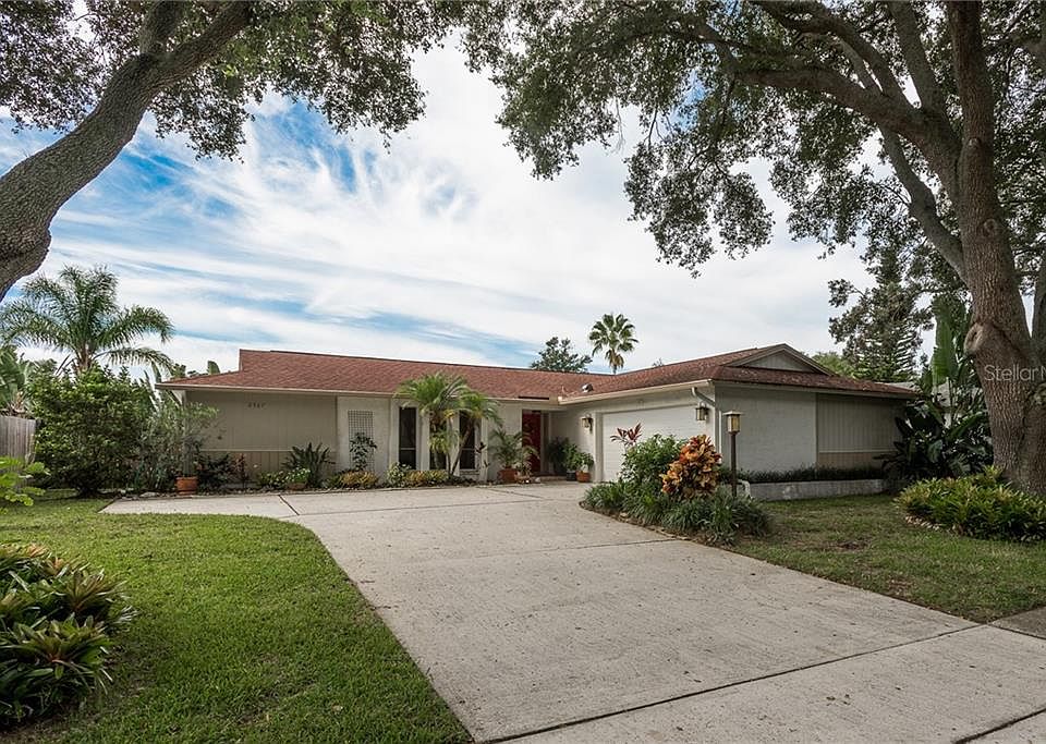 1st image of 2567 Winding Wood Dr
