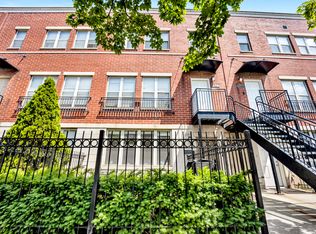 754 W Evergreen Ave UNIT A, Chicago, IL 60610