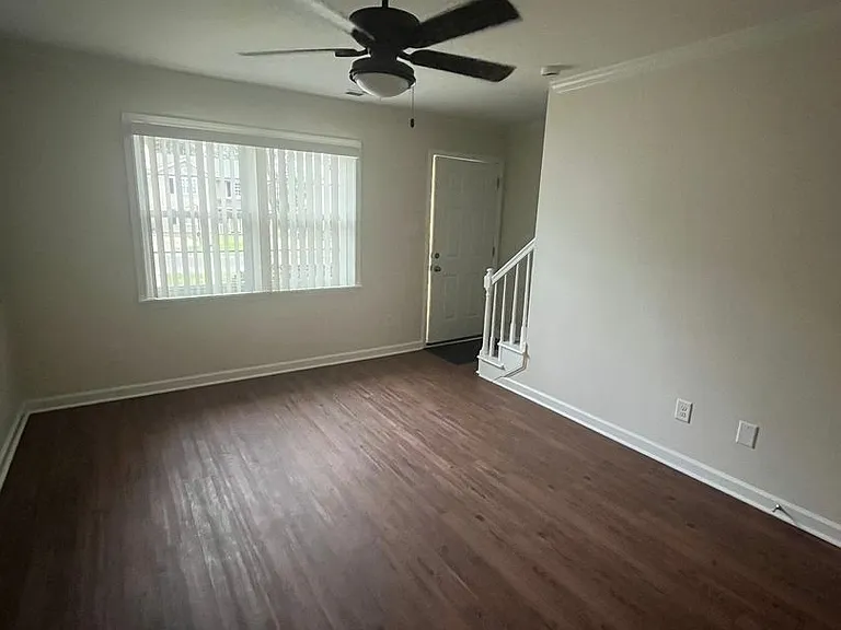228 Bridgefield Pl — Photo 10