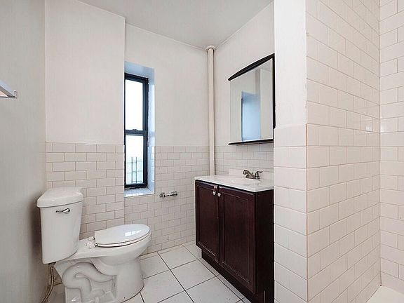 2nd image of 2129 Amsterdam Ave #64