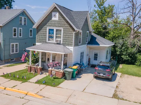 208 W Jackson St, Ripon, WI 54971