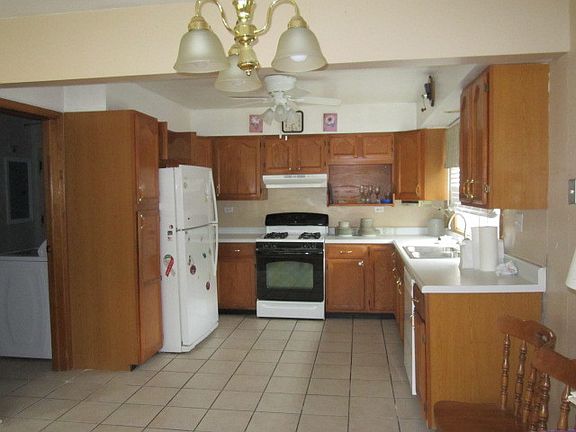3rd image of 6331 N California Ave