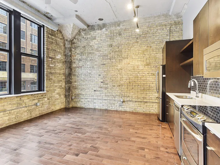 618 Washington Ave N #200 — Photo 13