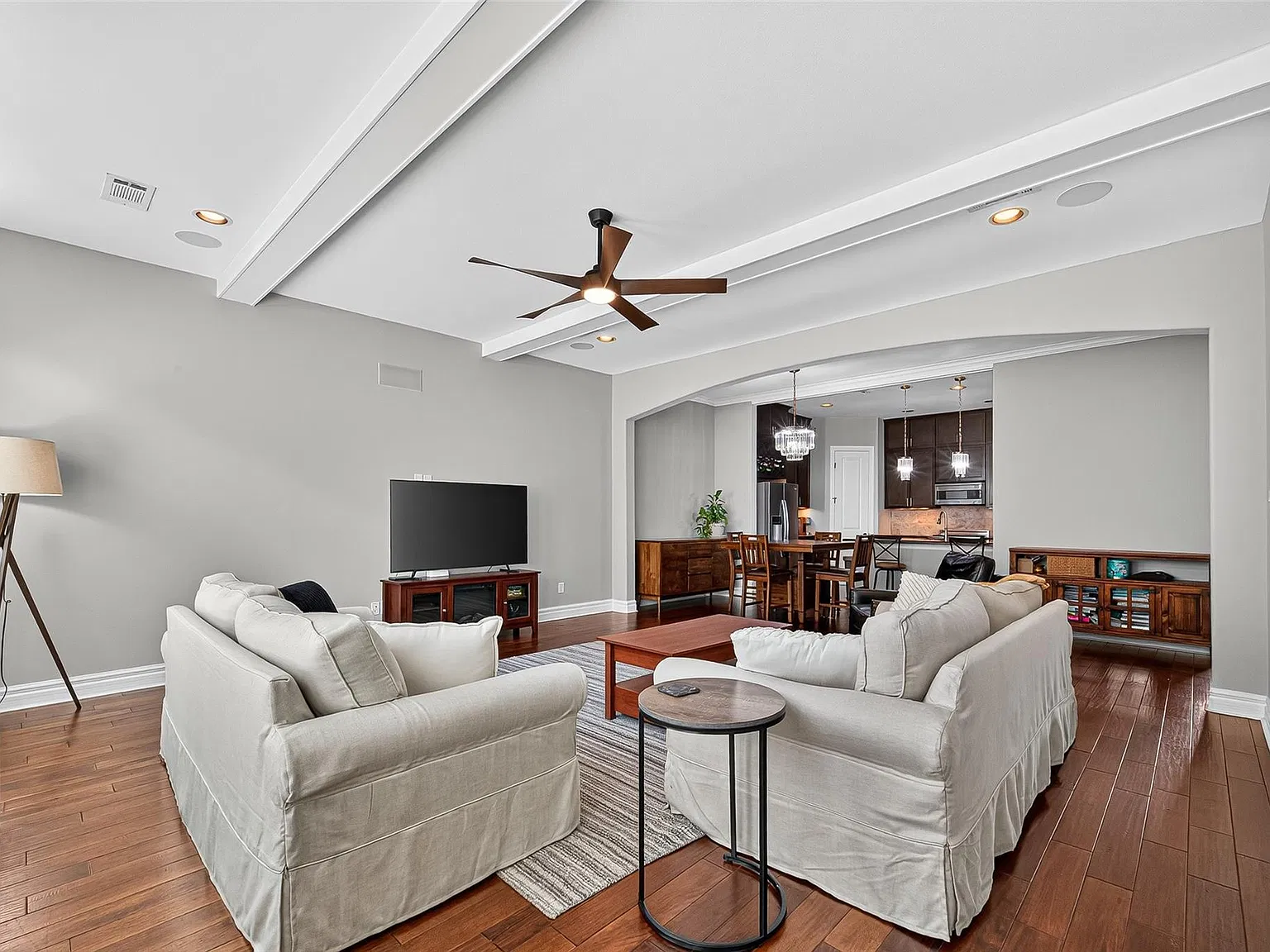 3 bed, 3.5 bath, 2213 sqft, $3,500 — Photo 2