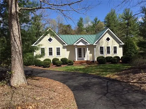 4605 Mockernut Ln photo 1