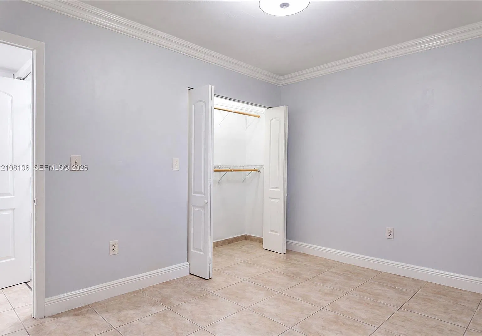 2 bed, 965 sqft, $2,400 — Photo 4