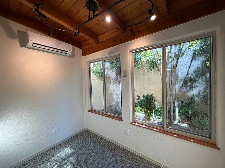 7924 Woodridge Dr NE — Photo 16