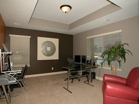 Living Room/Den