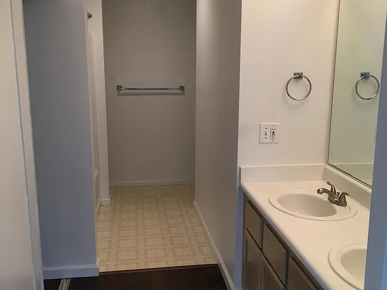 Master Full bathroom