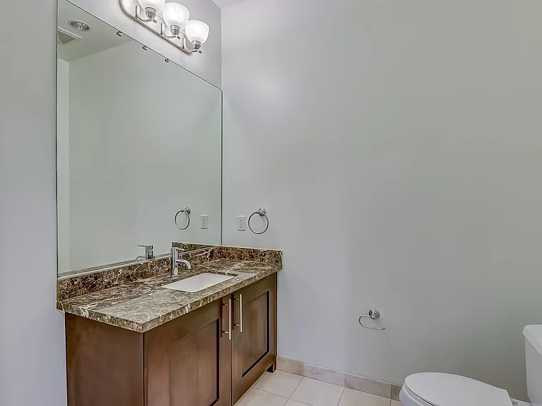 Axis 2300 Apartments — Photo 95