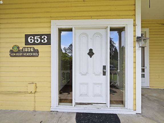 5th image of 653 S River Rd