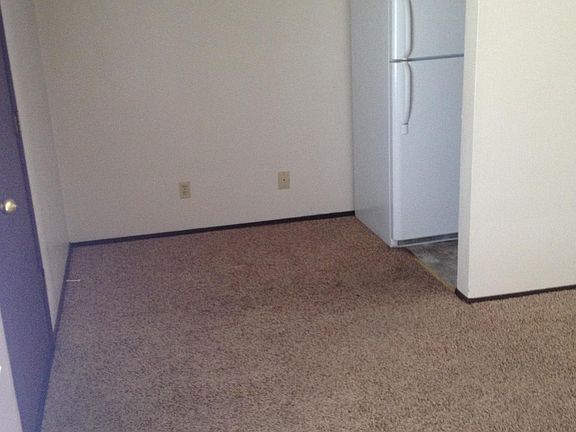 2nd image of 105 Anoka Ave APT 8