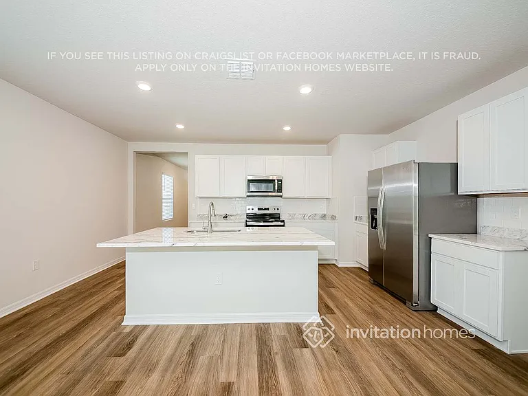 7985 Majestic Palms Ct — Photo 12