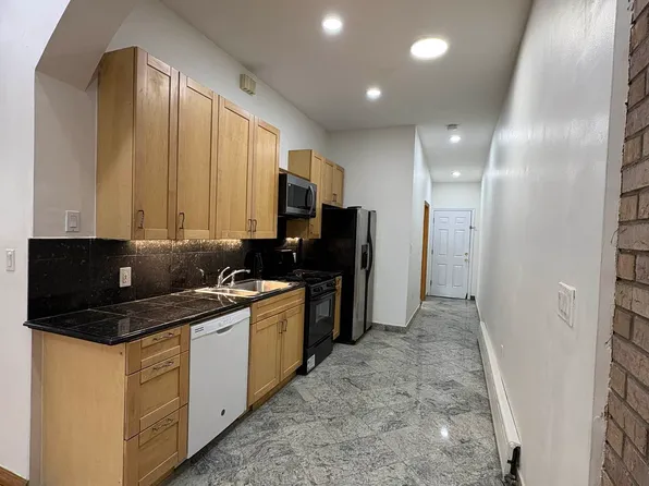 138 Frost Street image 3 of 8