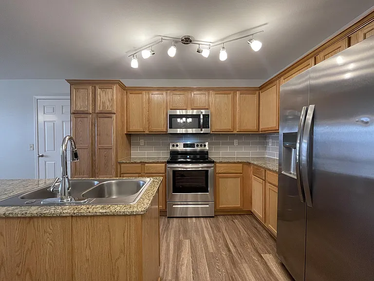 3602 SW Deerfield Blvd #1 — Photo 8