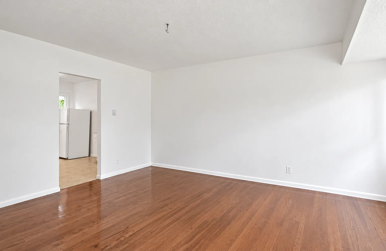 2 bed, 808 sqft, $2,050 — Photo 4