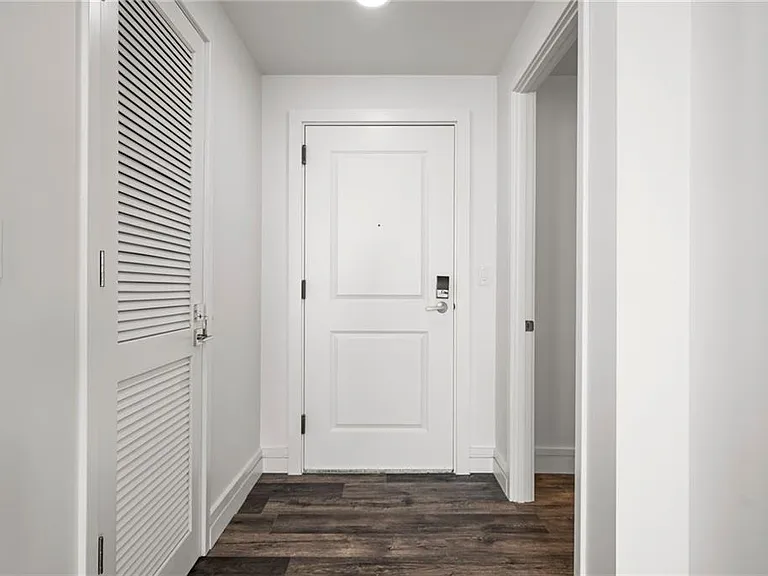 3338 Peachtree Rd NE #2207 — Photo 33