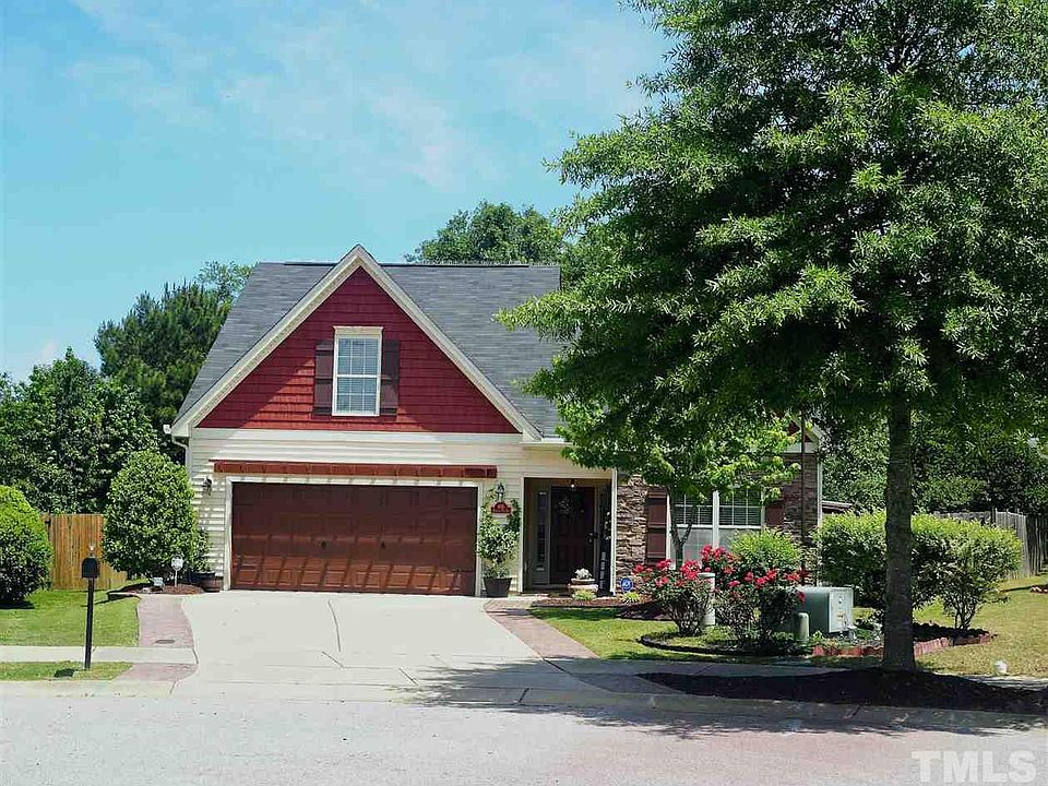 1st image of 605 Monterey Pine Dr