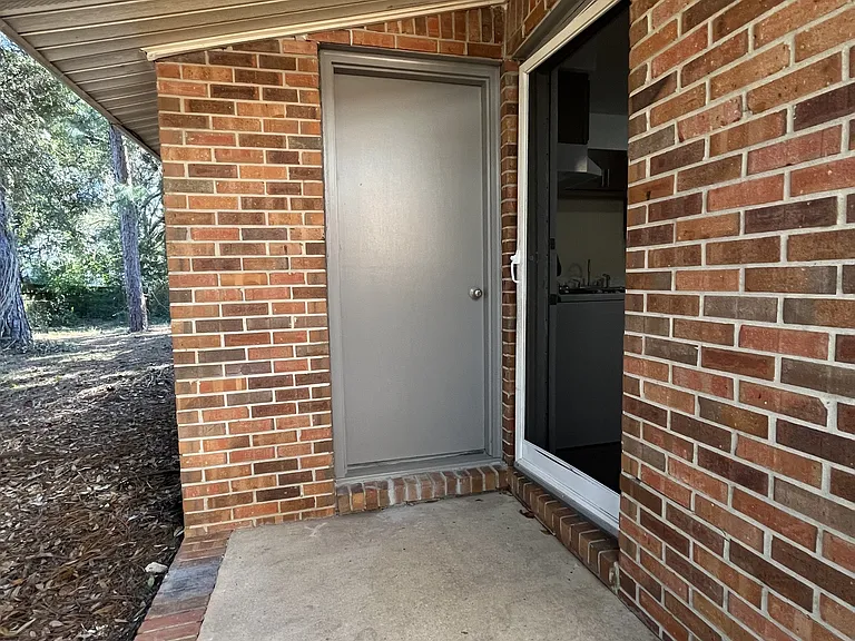 830 Cardinal St — Photo 17
