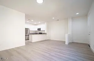 3 bed, 2.5 bath, 1320 sqft, $3,600 — Photo 4