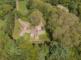 39 Hunting Ln, Sherborn, MA 01770