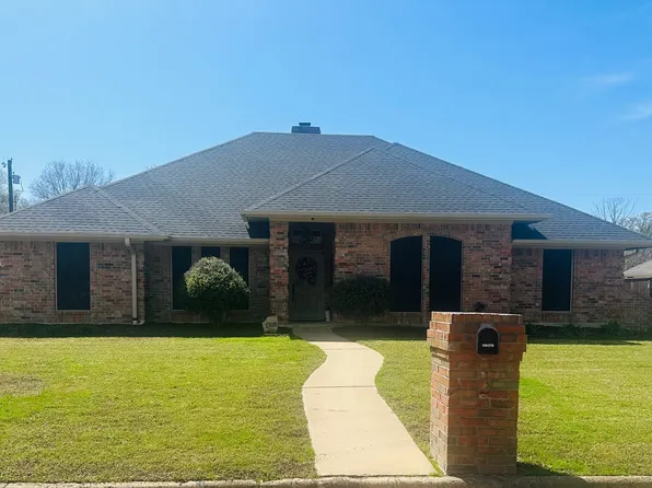 1925 N Collegiate Dr, Paris, TX 75462