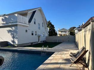 160 E Walnut St, Long Beach, NY 11561