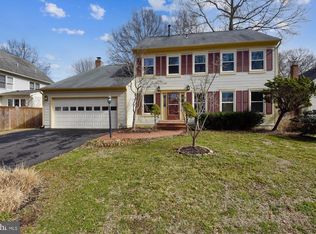 7203 Dogue Forest Ct, Alexandria, VA 22315