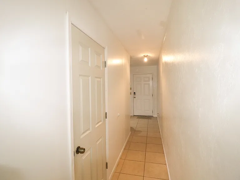 2300 SW 43rd St #C — Photo 15