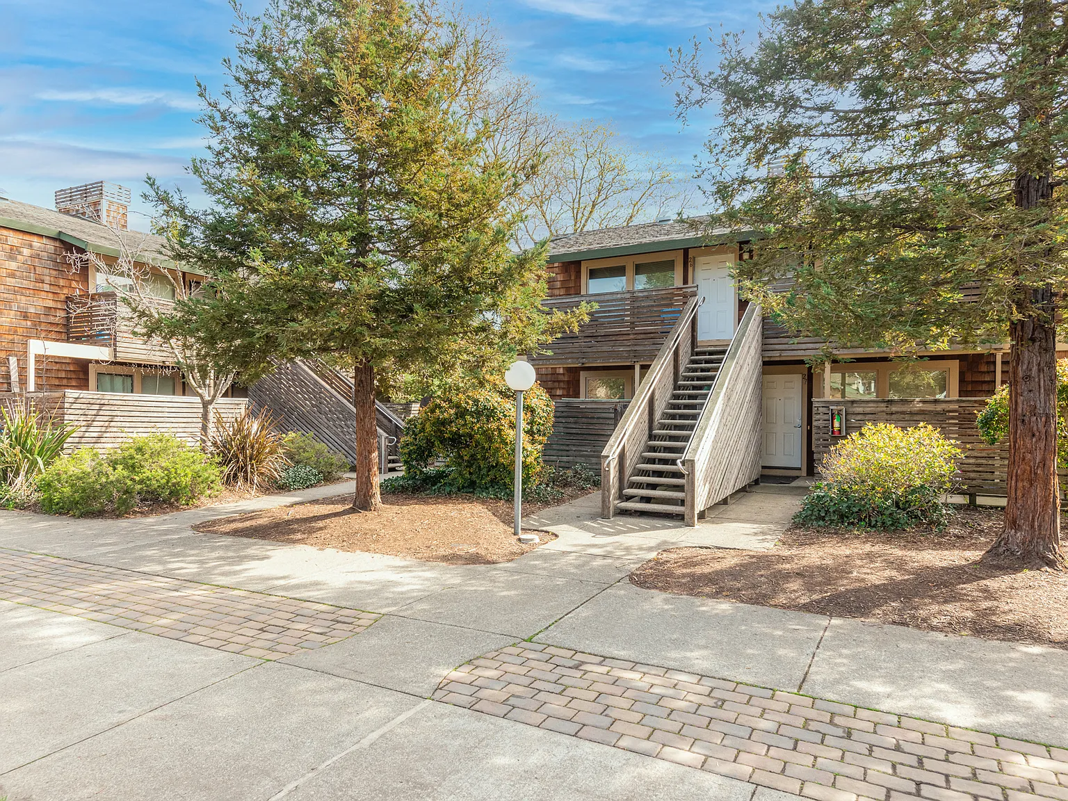 Meadowrock Apartments — Photo 4