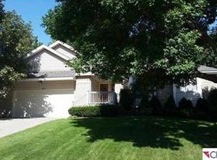 15837 Leavenworth St, Omaha, NE 68118