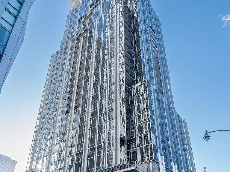 11 Yorkville Ave #2201 — Photo 3