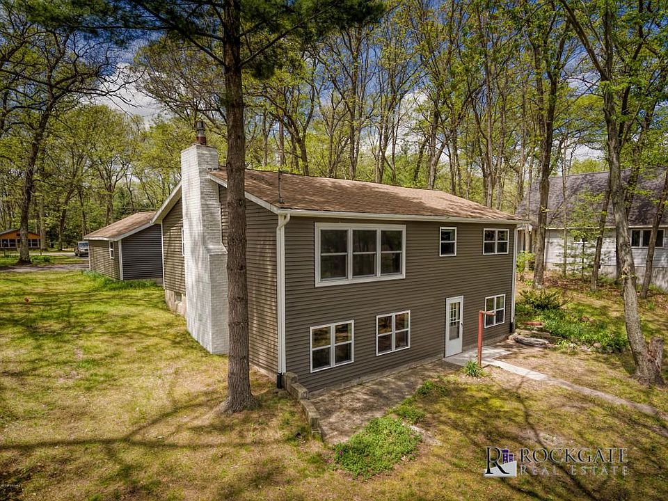 1st image of 84 S Emerson Lake Dr