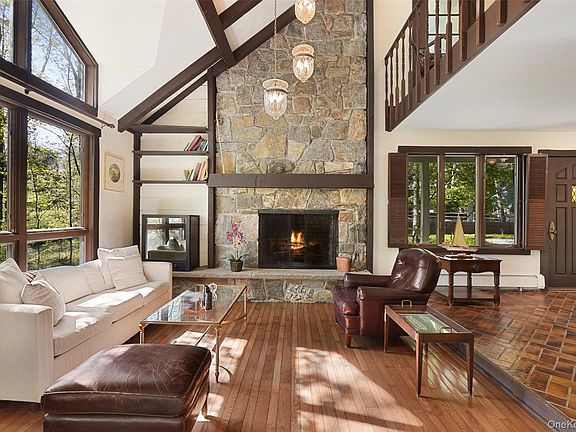 5th image of 334 Pine Brook Road