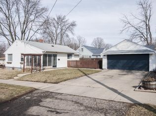 1107 10th St NW, Rochester, MN 55901