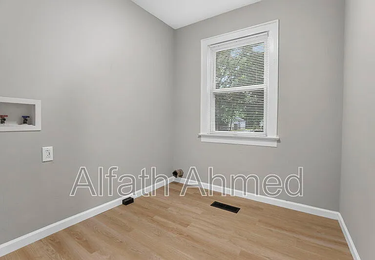 1770 Kent St — Photo 19