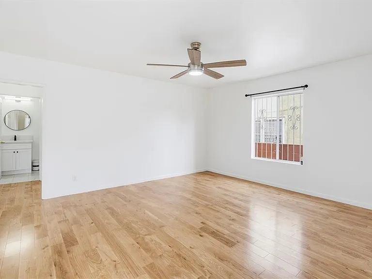 3825 Cimarron St — Photo 11