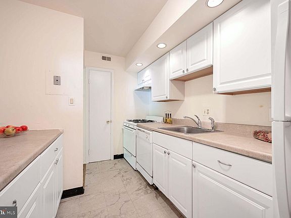 5th image of 12401 Braxfield Ct #480