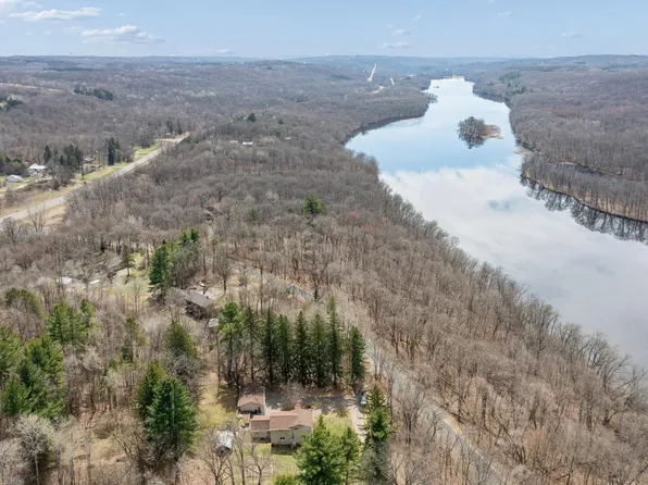 1636 River Rd, Saint Croix Falls, WI 54024