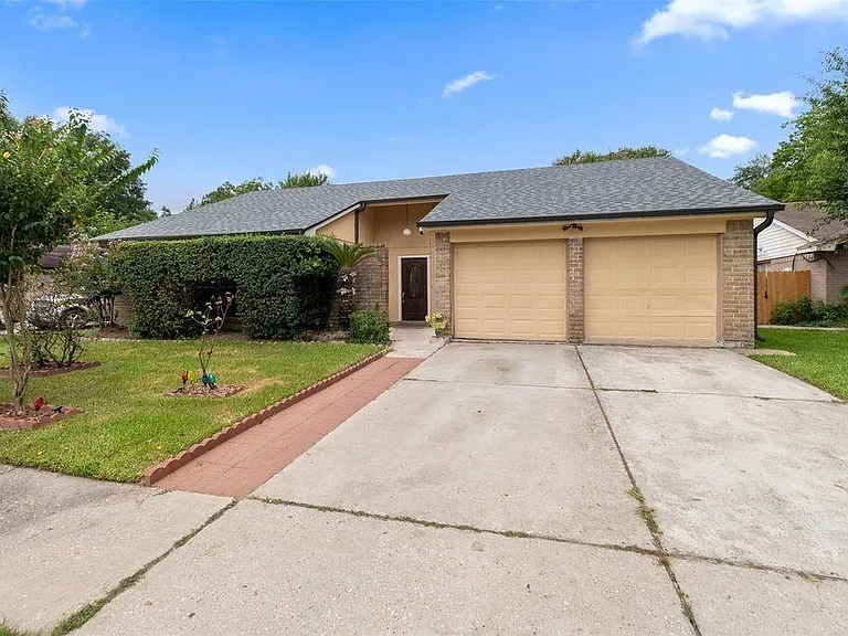 2743 Flintrock Cir — Photo 2