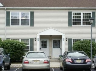 17 Hanover Sq #C, Middlesex, NJ 08846
