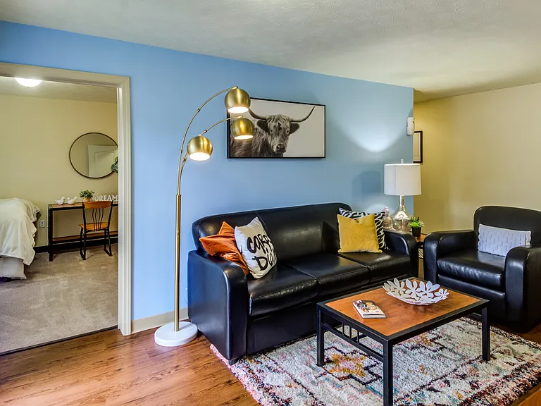 West Run Apartments-poi-001