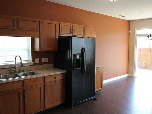 4th image of 10887 Field Crescent Cir