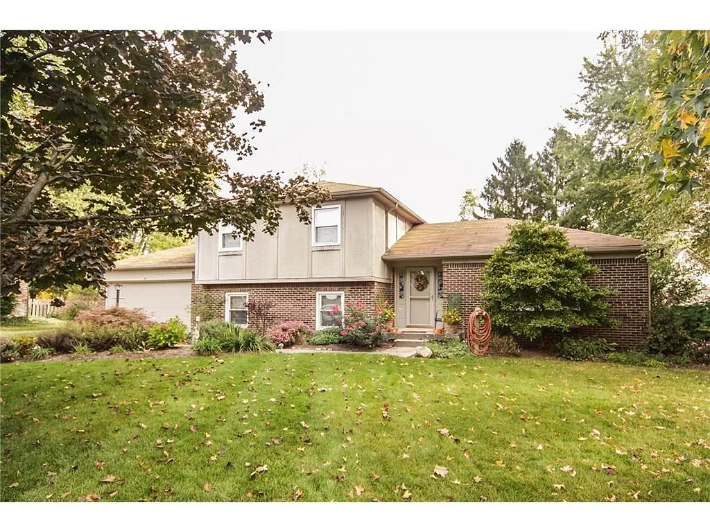 8128 Lake Point Way photo 1