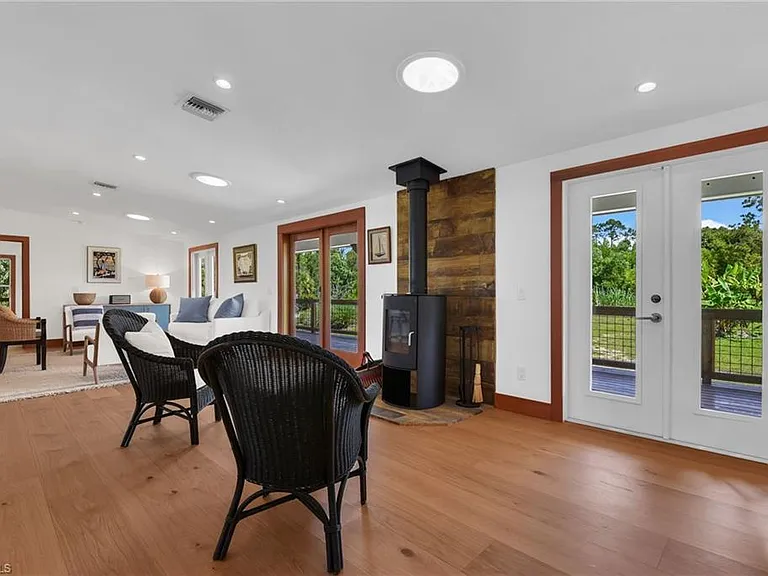 828 Sanctuary Rd — Photo 16