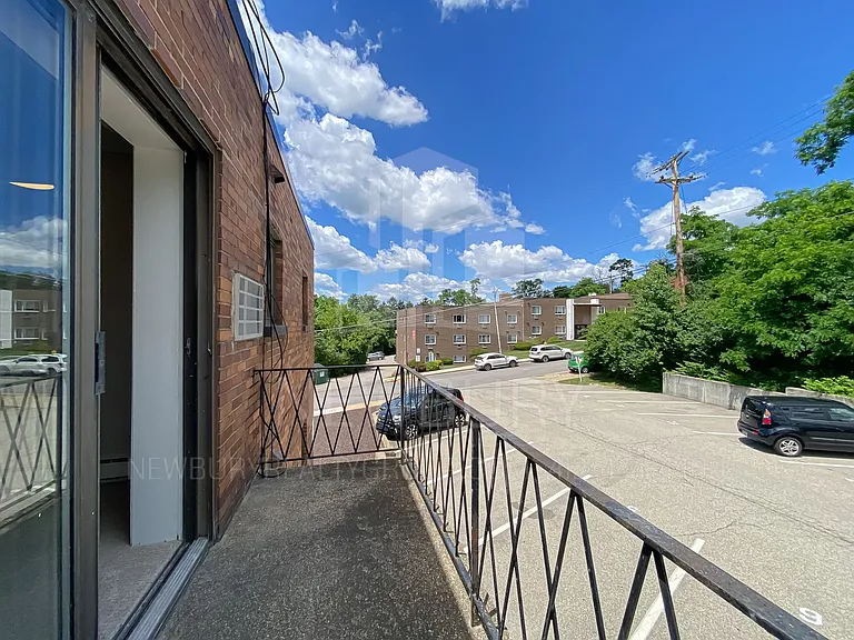 Poplar Apartments — Photo 65