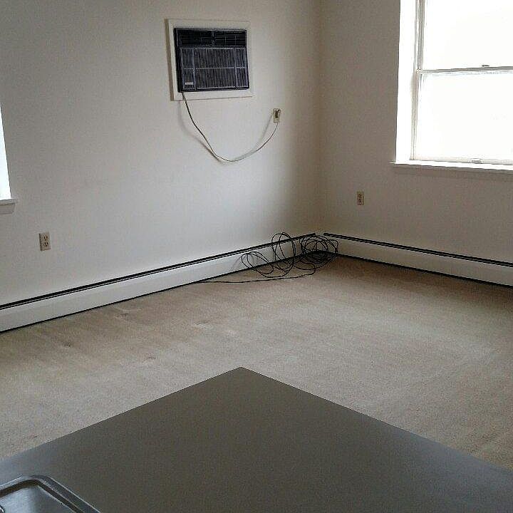 1st image of 400 Broad St APT 7